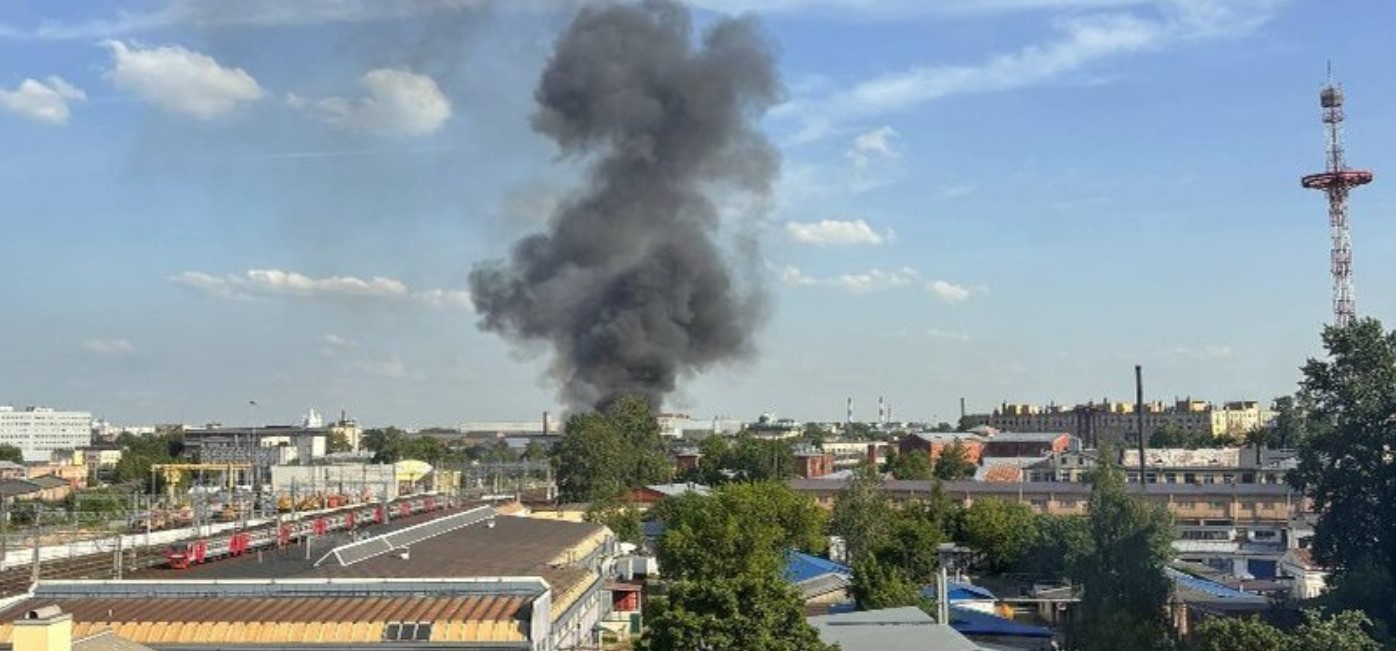 Оборонний завод у Санкт-Петербурзі спалахнув після вибуху